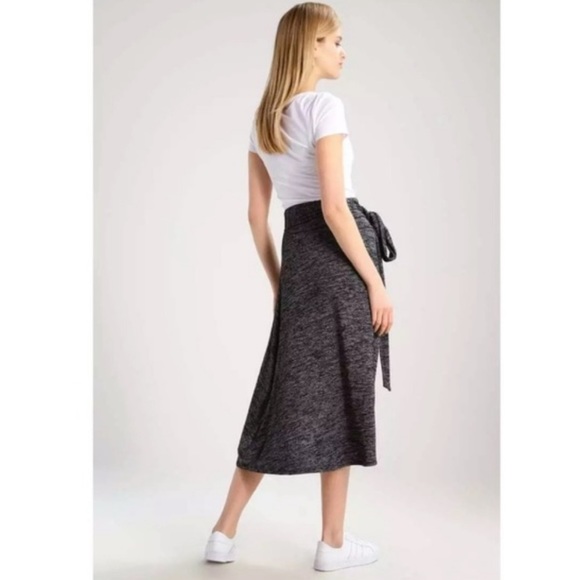 ☀️Gap grey wrap skirt - Picture 5 of 5